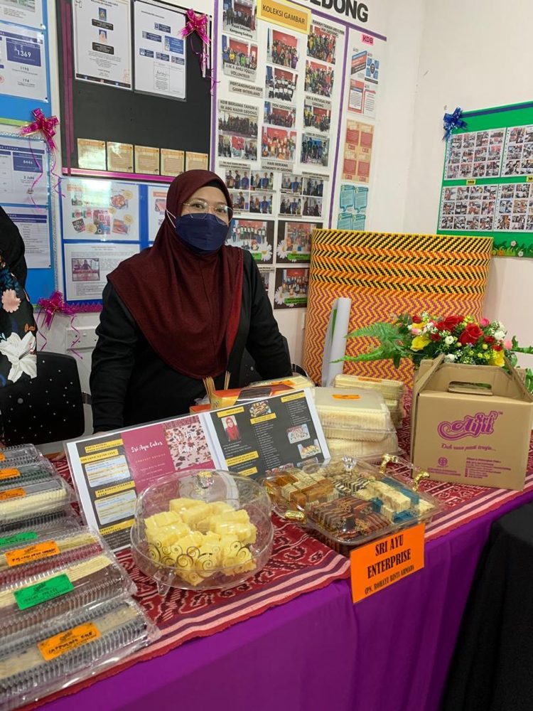 Pameran sempena lawatan Menteri Komunikasi di PEDi Kg Gedong