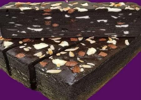 Kek Lapis Cadbury Almond (Medium)