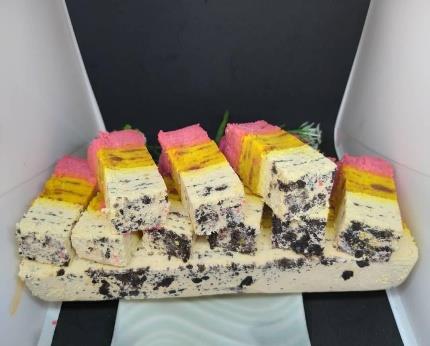 Kek Lapis RV Cadbury Oreo Cheese (Medium)