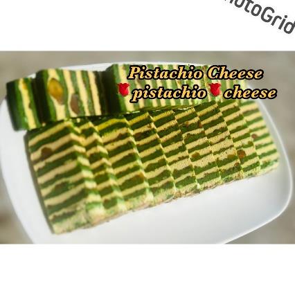Kek Lapis Pistachio Cheese (Medium)